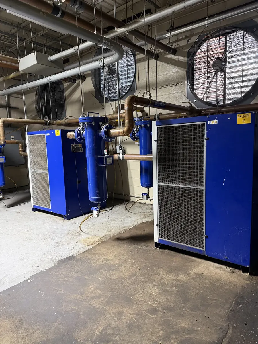 Air dryers, filters and copper air piping installed in the compressor room